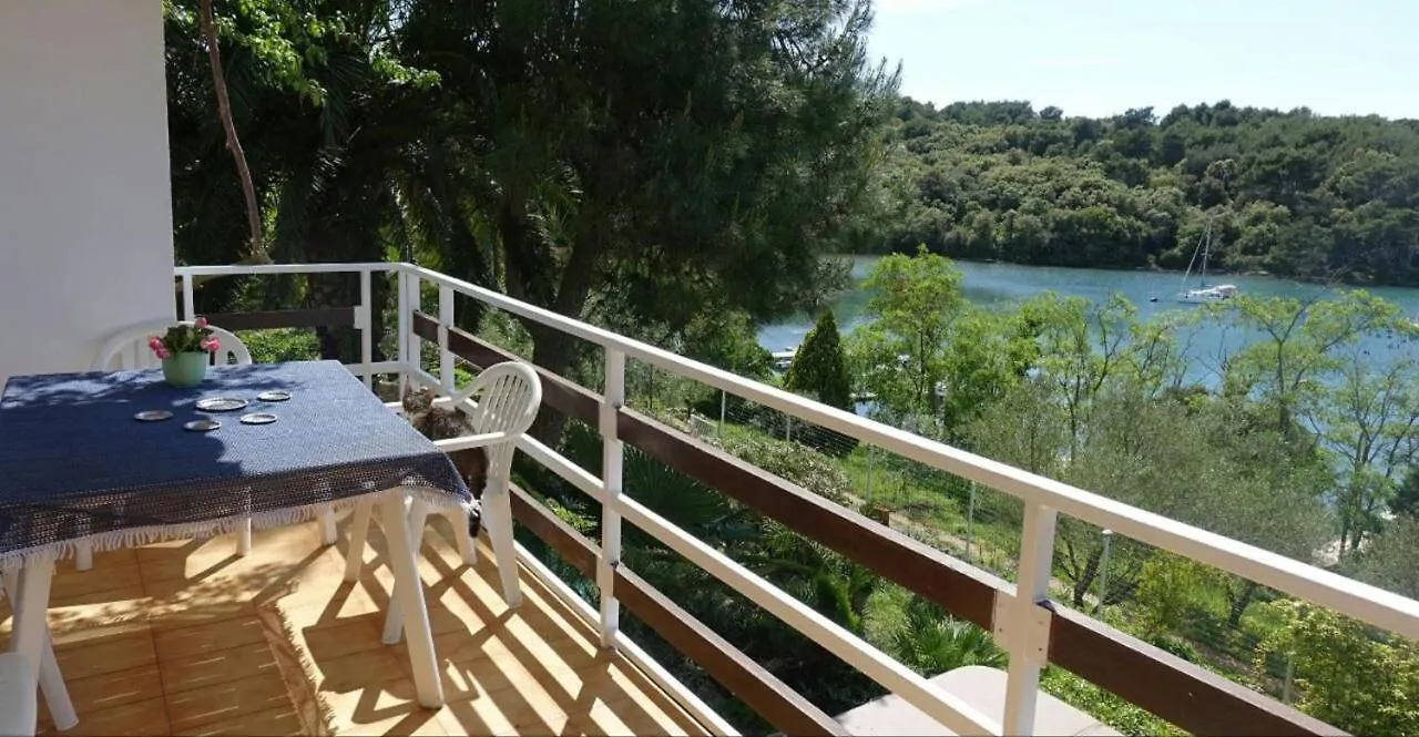Calm Sea View Apartment Banjole Croatia